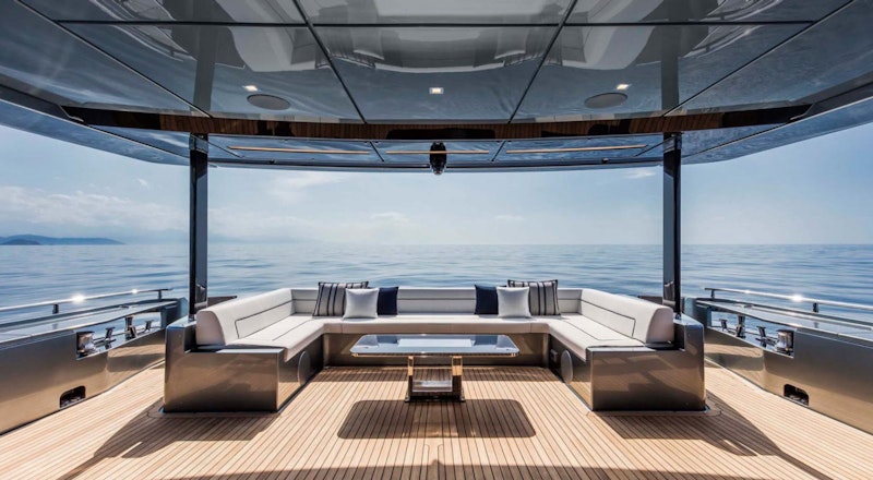 aft cockpit on riva 110