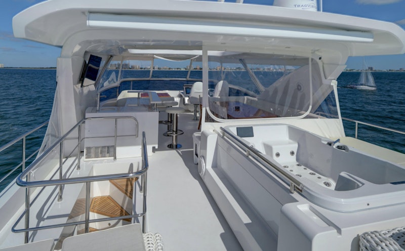 Azimut 80 Flybridge Entertaining Area