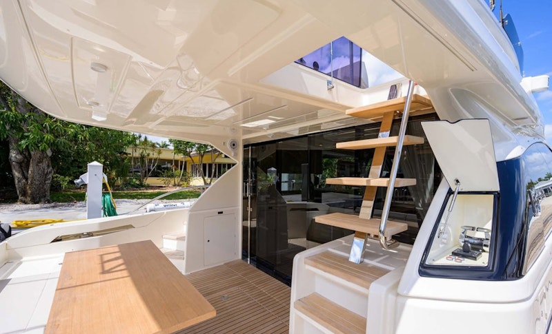 cockpit on ferretti 550