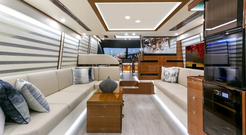salon on 63 flybridge