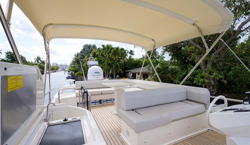 flybridge on ferretti 550