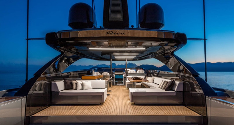 flybridge on riva 110