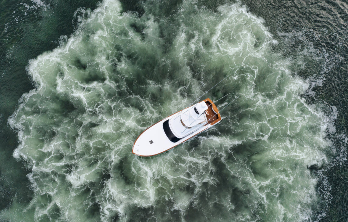 F&S custom sportfish boat making waves