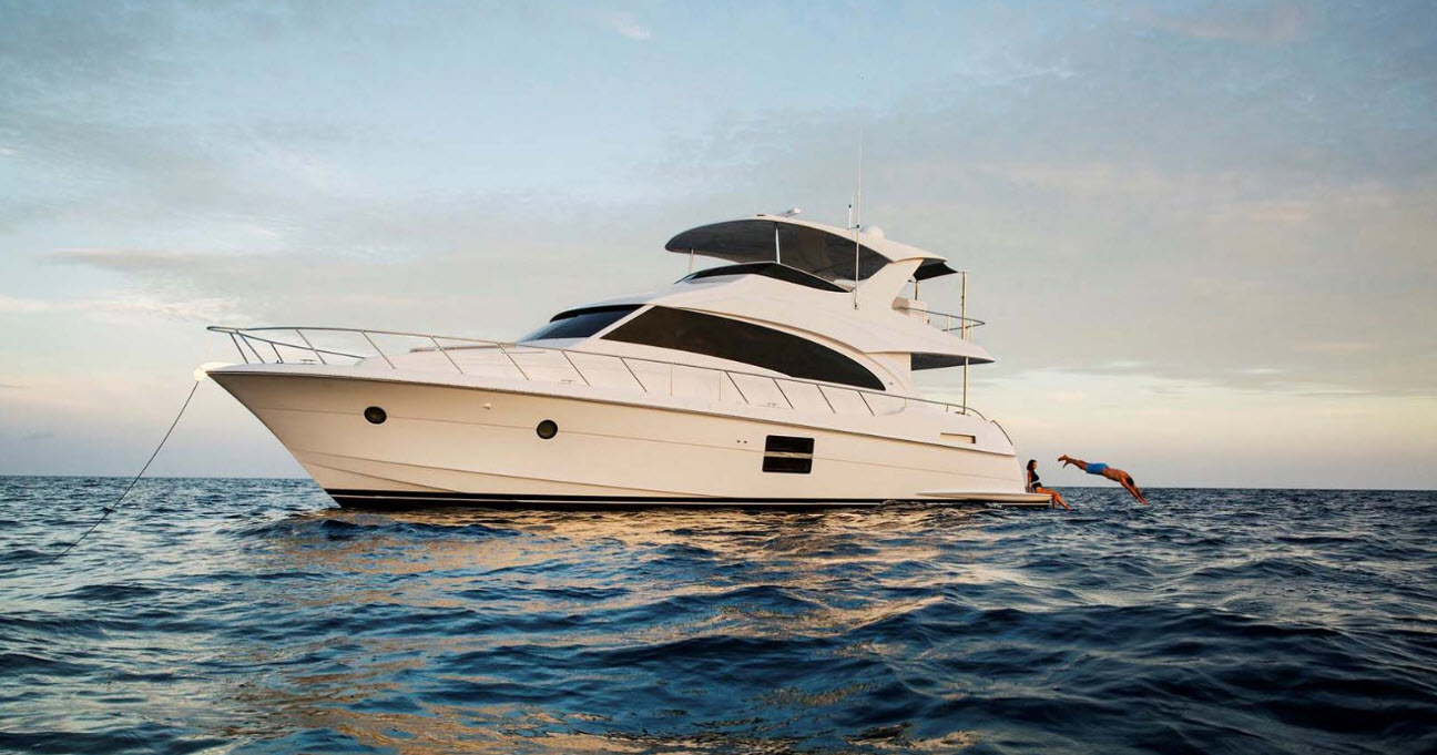 Hatteras M60 Motor Yacht Club Experience