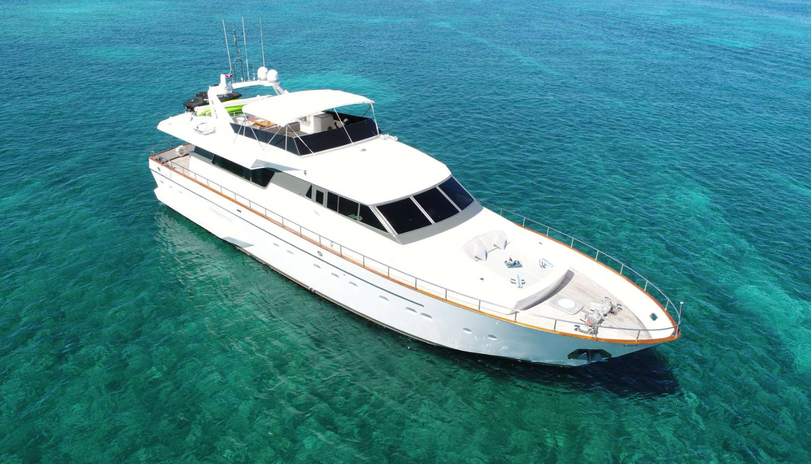 luxury yacht charter lexington horizon 85