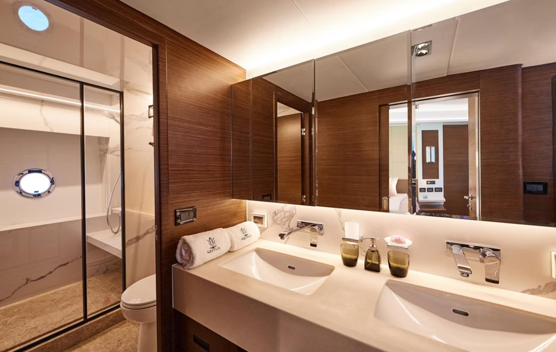 master bathroom on aquitalia 78 fly