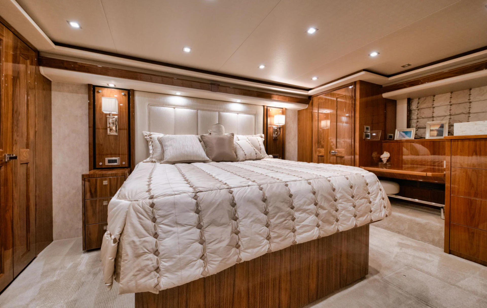 master stateroom on viking 80 humdinger master stateroom on viking 80 humdinger