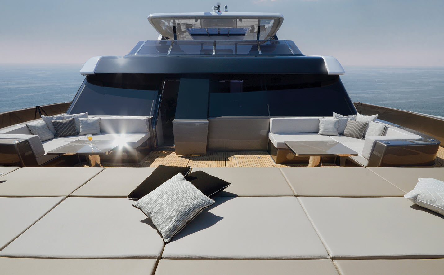 foredeck lounge on sunreef 80 power cat
