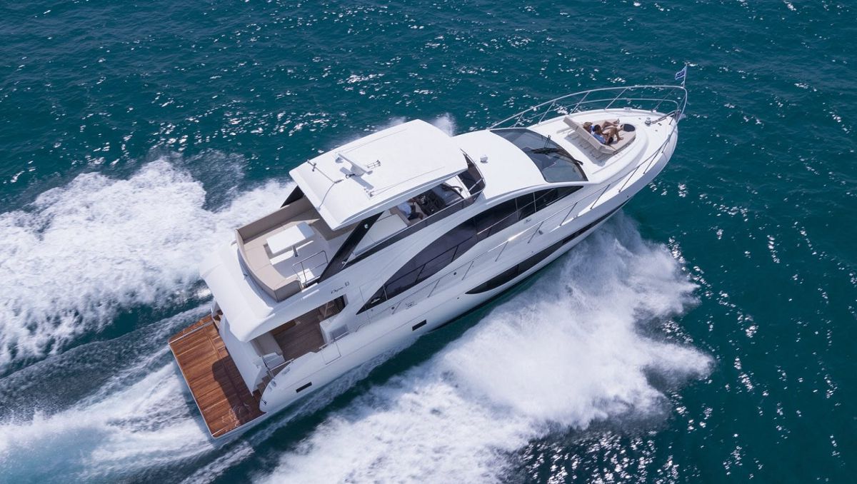 major-factory-incentives-on-63-flybridge-boat-show-demo-united-yacht