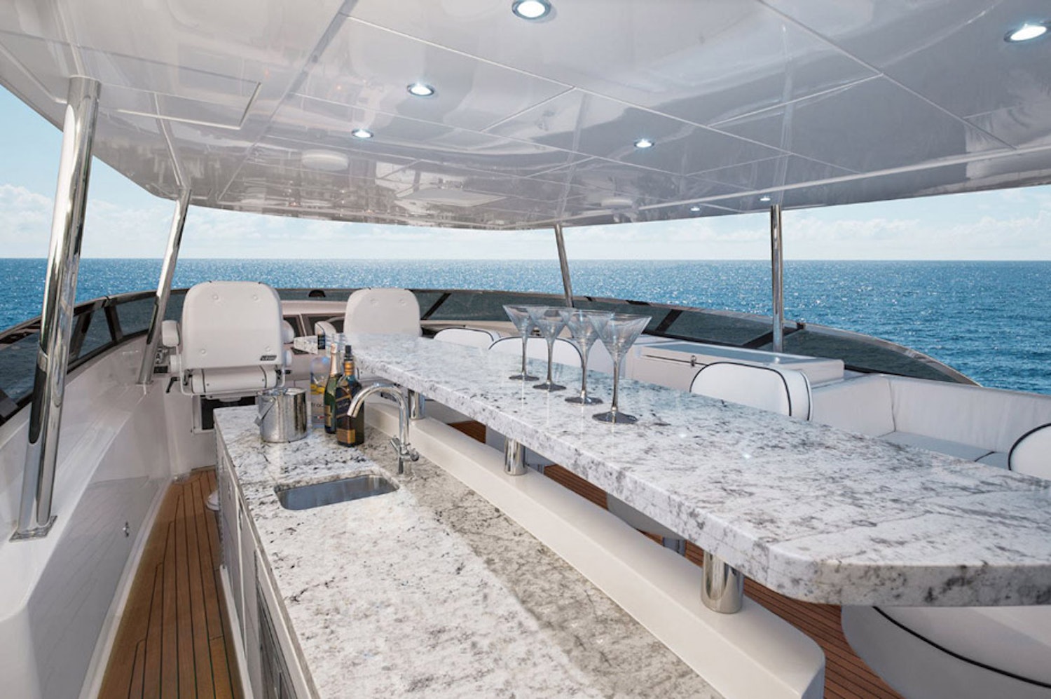 photo of Hatteras Yachts 105 Raised Pilothouse