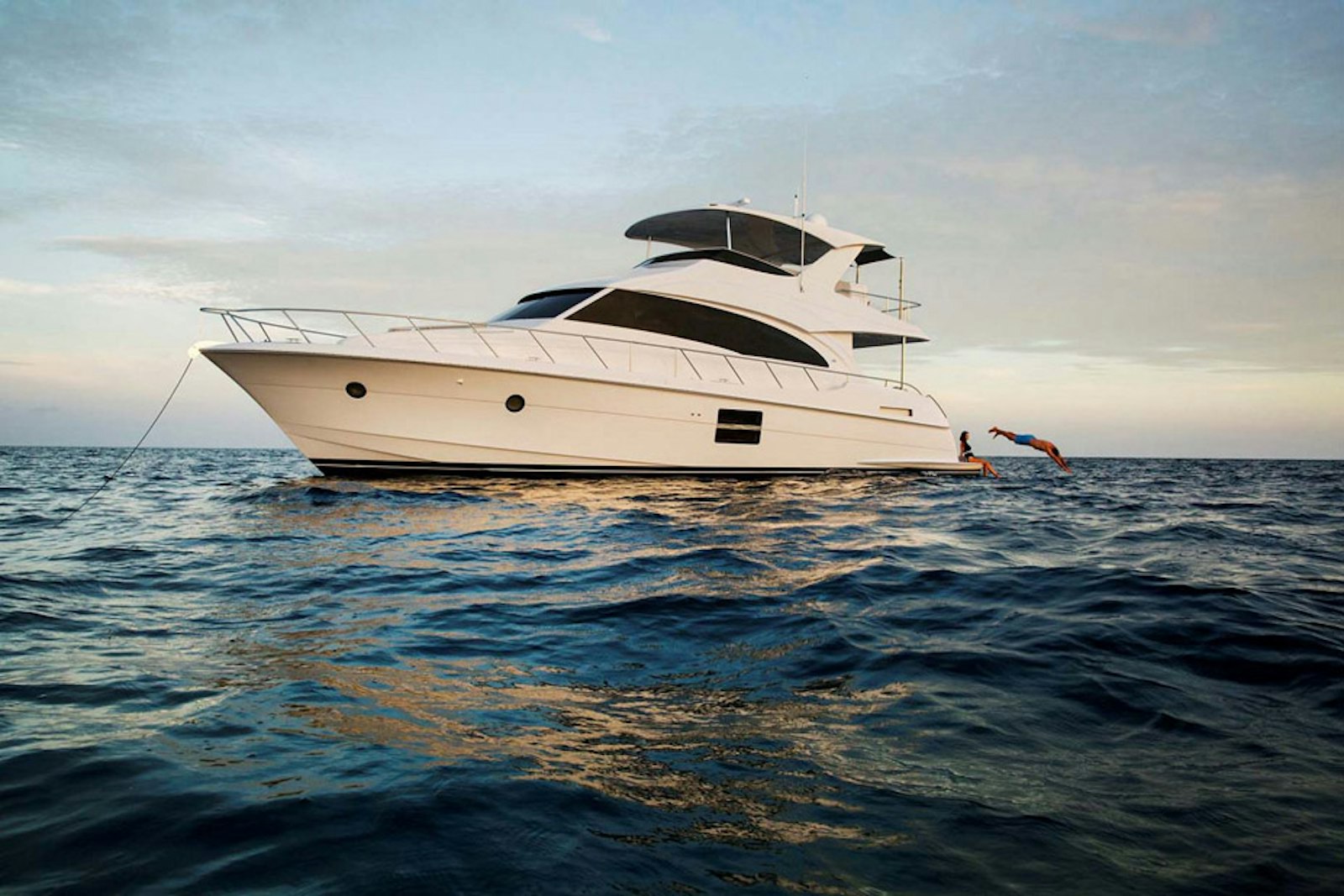 photo of Hatteras Yachts M60