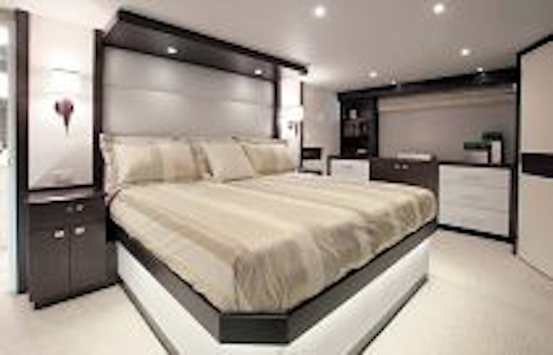 photo of Hatteras 100 Motor Yacht Master Suite