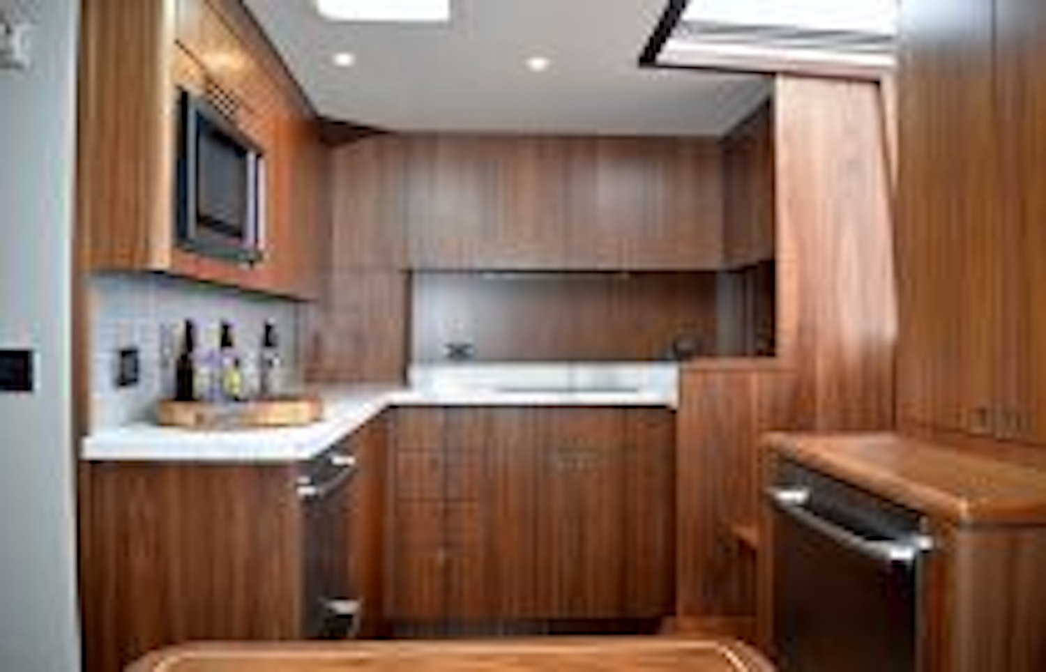 photo of Hatteras Yachts GT45X Sport Tower
