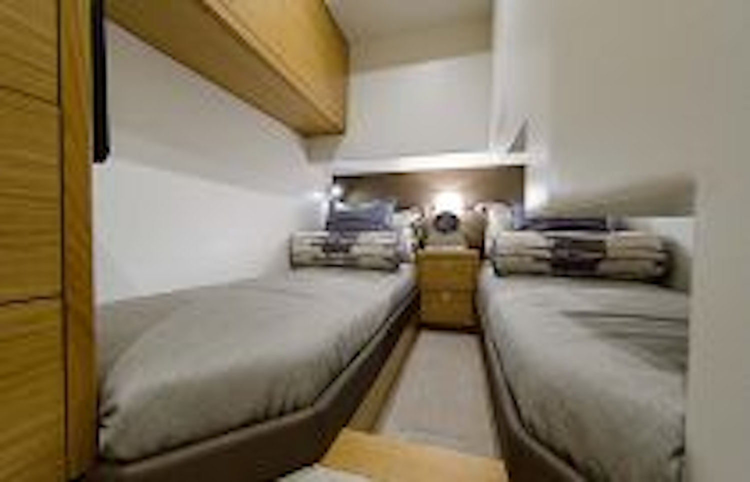 photo of Hatteras GT54 Guest Bunks