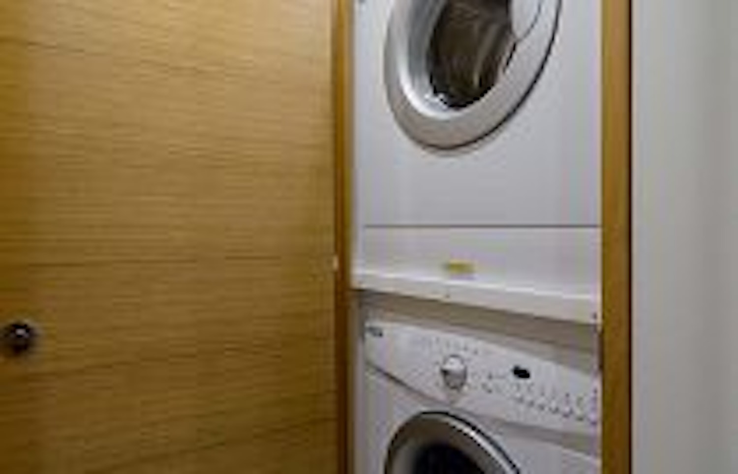 photo of Hatteras GT54 Washer Dryer