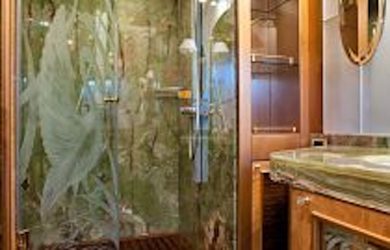 photo of Amer Yachts 100 Shower